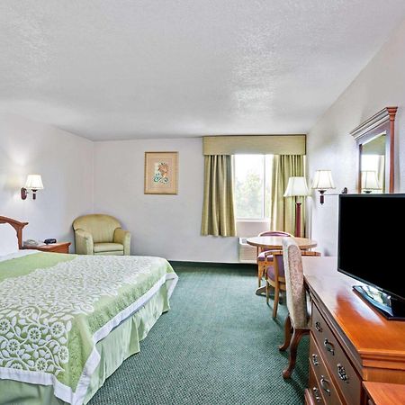 Days Inn & Suites By Wyndham Fullerton Kültér fotó